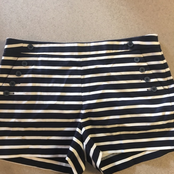 Shorts - Picture 2 of 3